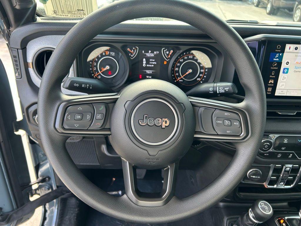 new 2025 Jeep Gladiator car, priced at $37,278