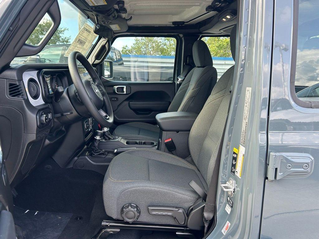 new 2025 Jeep Gladiator car, priced at $37,278