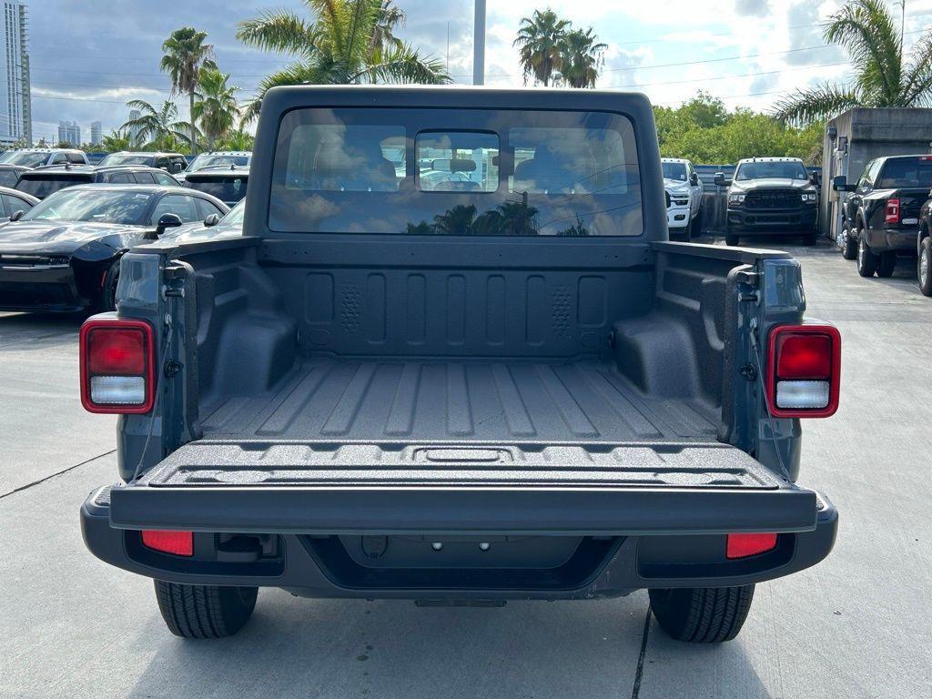 new 2025 Jeep Gladiator car, priced at $37,278