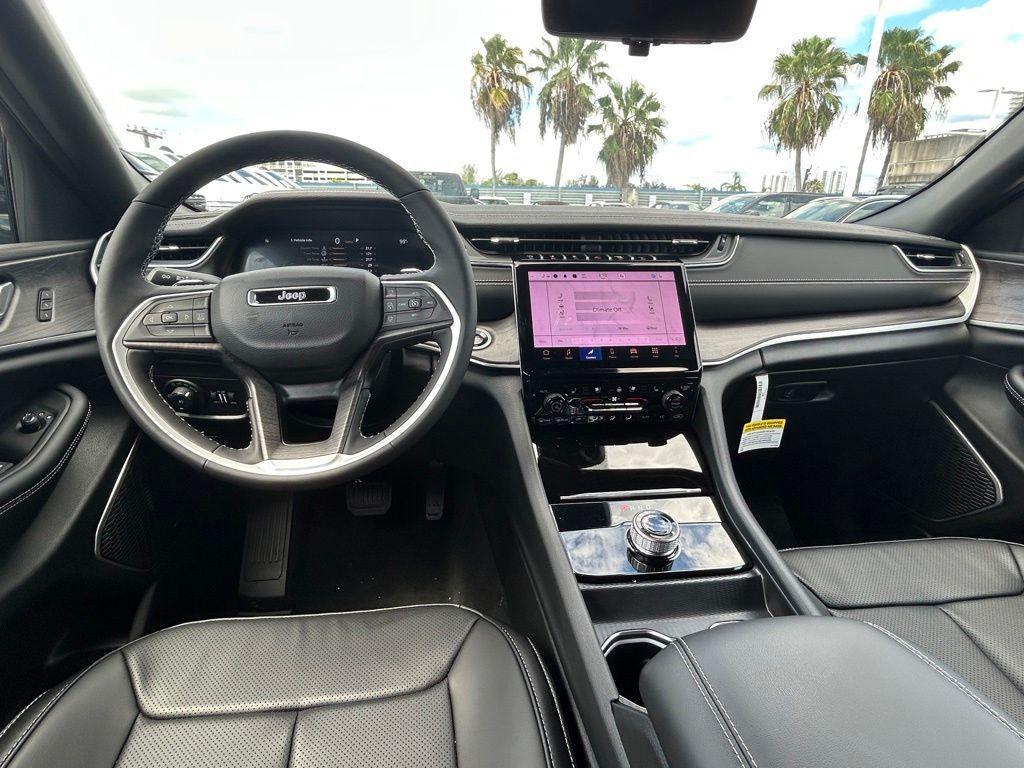new 2025 Jeep Grand Cherokee car, priced at $41,846