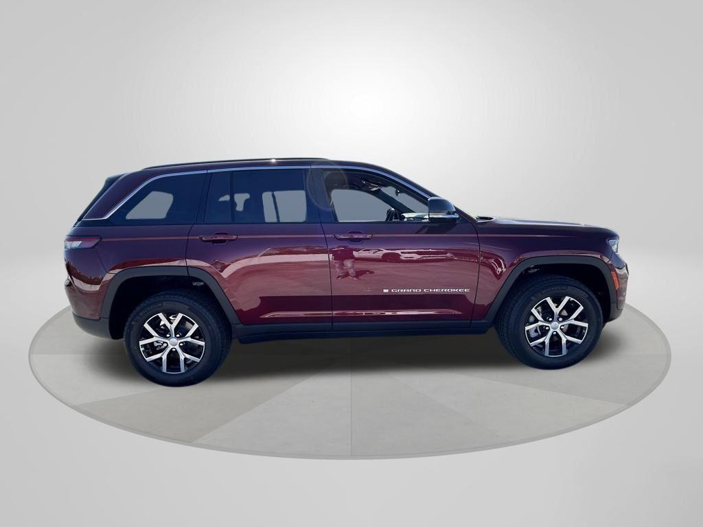 new 2025 Jeep Grand Cherokee car, priced at $38,774