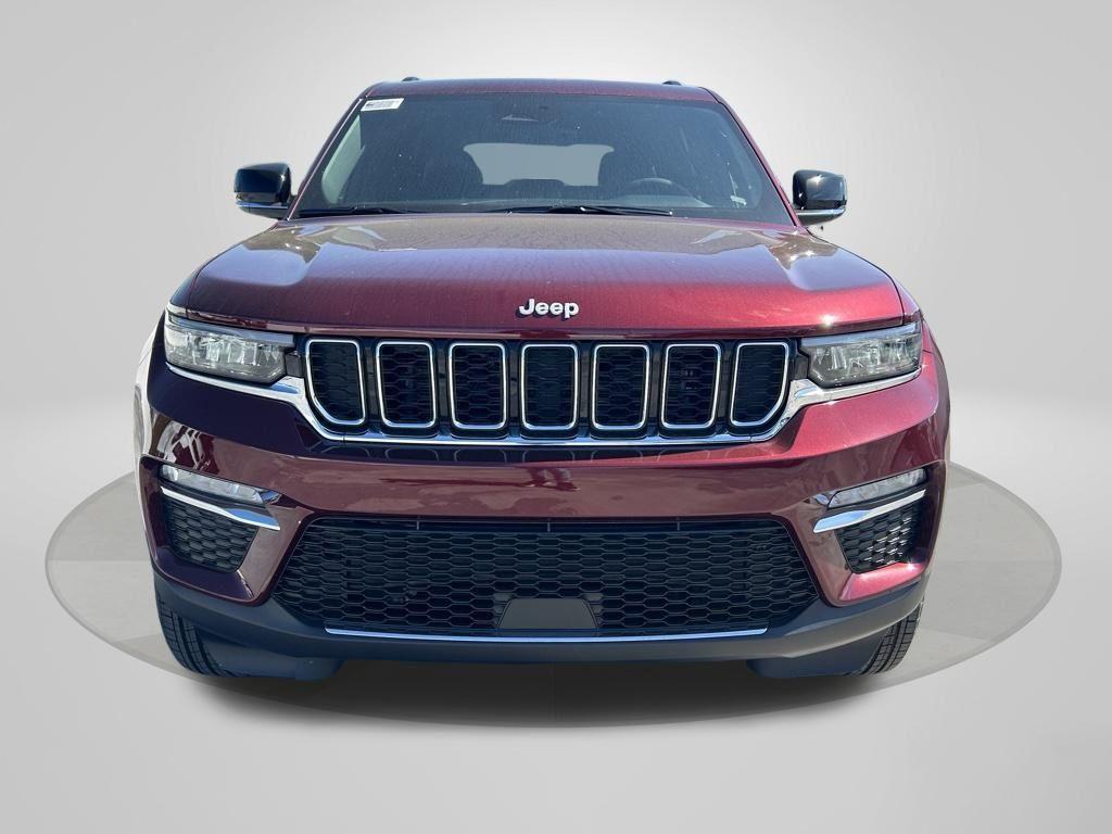 new 2025 Jeep Grand Cherokee car, priced at $38,774