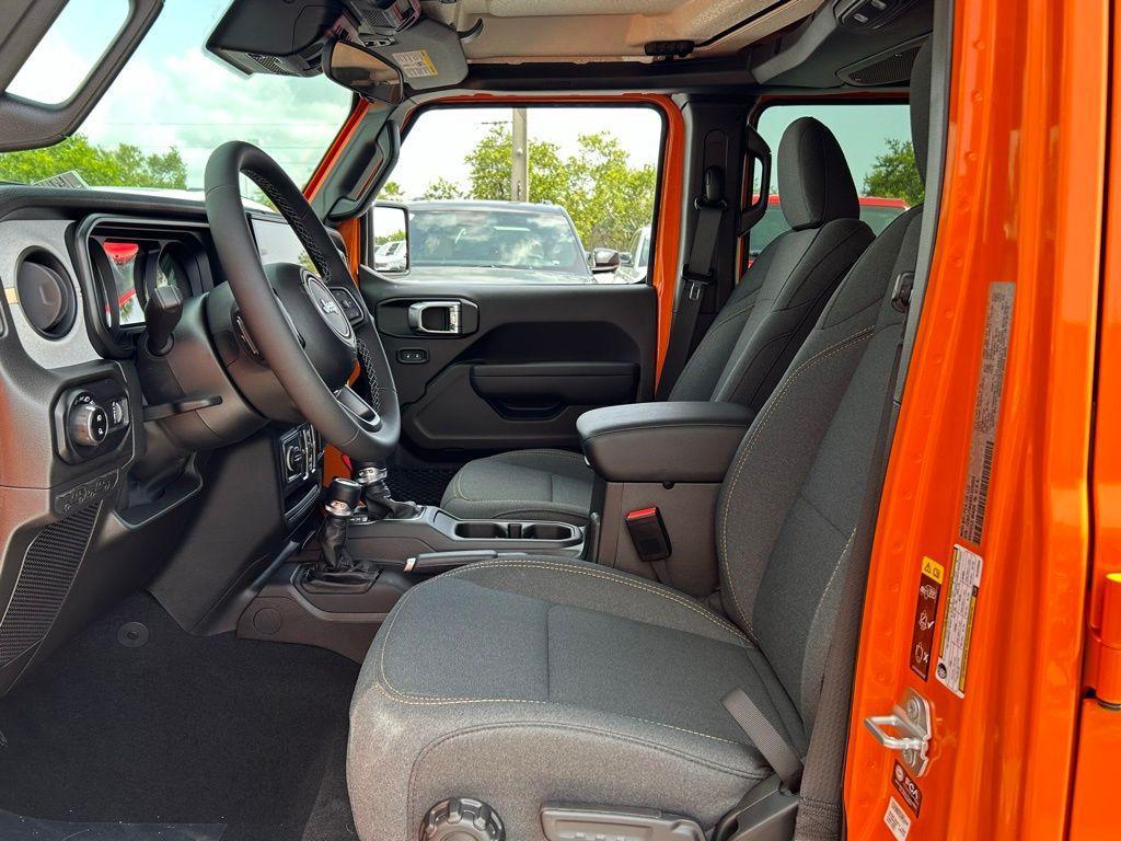 new 2025 Jeep Gladiator car, priced at $45,103