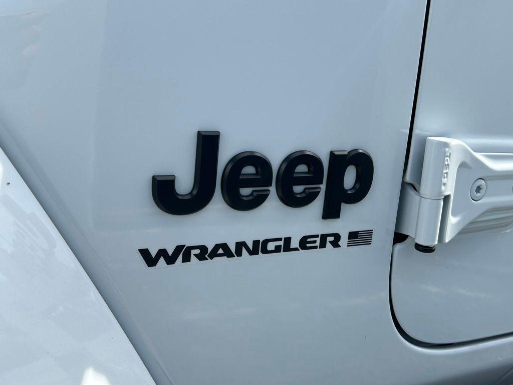 new 2025 Jeep Wrangler car, priced at $45,168