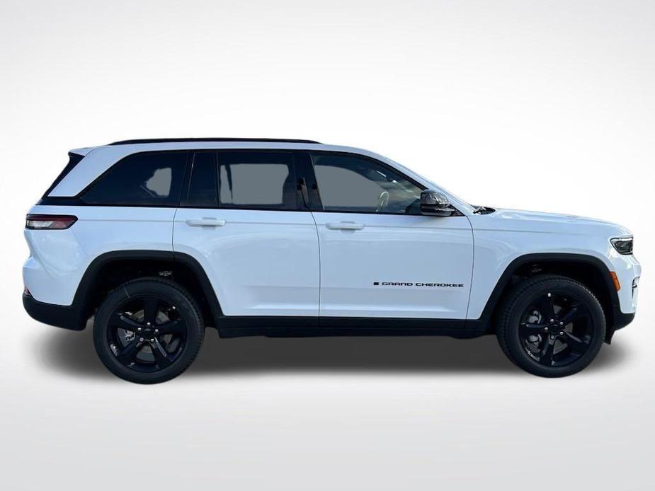 new 2024 Jeep Grand Cherokee car, priced at $38,420