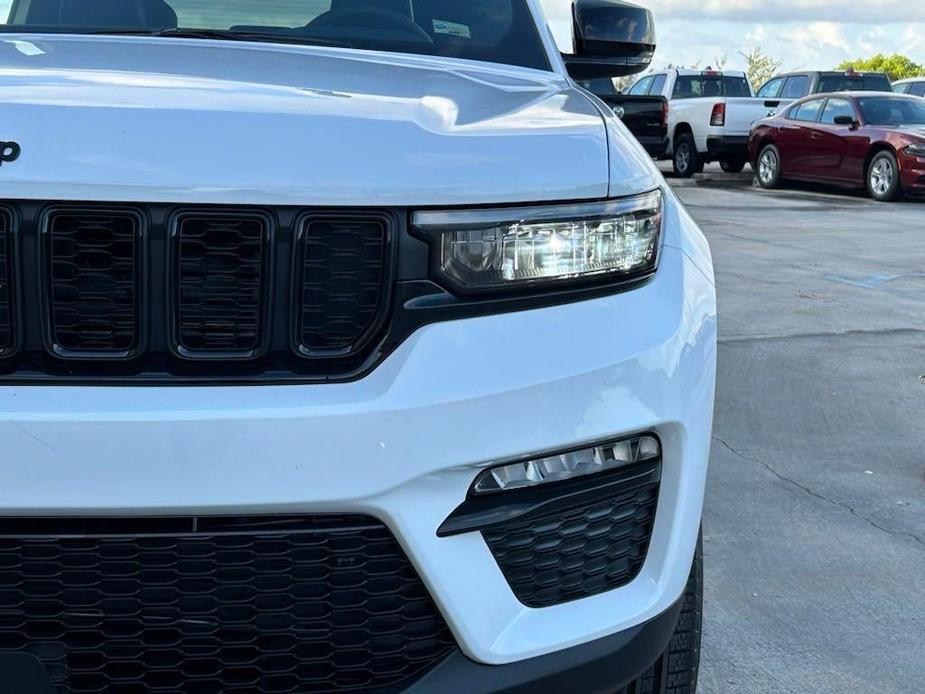 new 2024 Jeep Grand Cherokee car, priced at $38,420