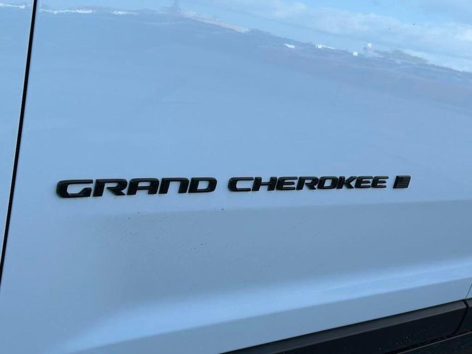 new 2024 Jeep Grand Cherokee car, priced at $38,420