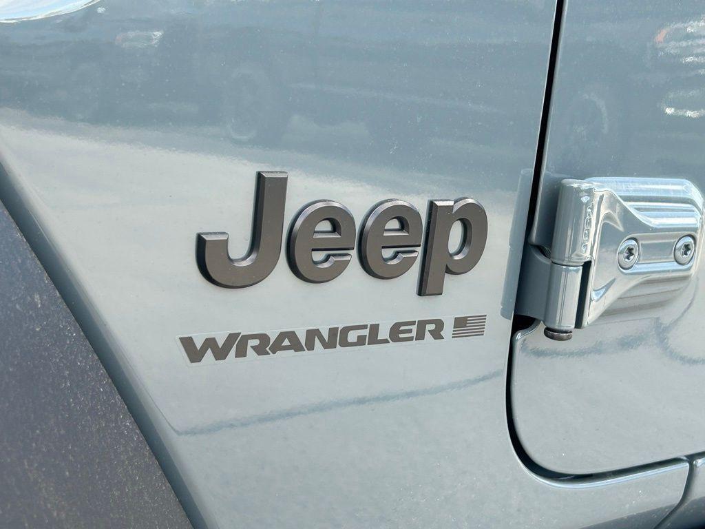 new 2025 Jeep Wrangler car, priced at $44,032