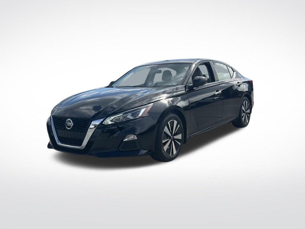 used 2022 Nissan Altima car, priced at $15,200