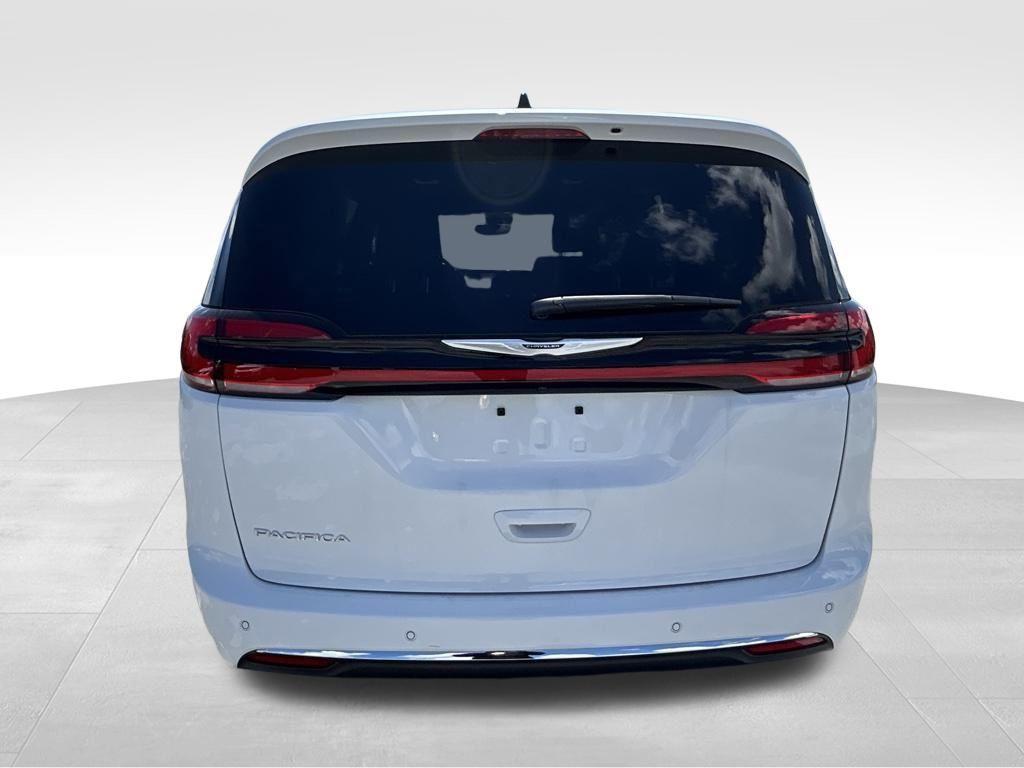 new 2025 Chrysler Pacifica car, priced at $42,425
