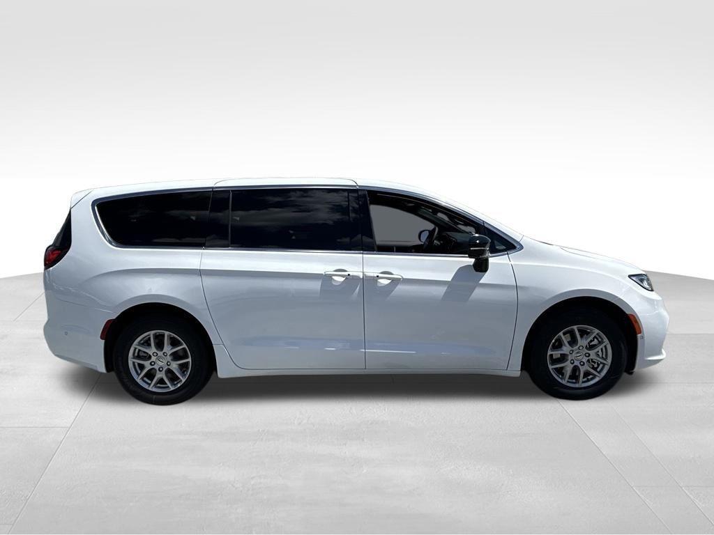 new 2025 Chrysler Pacifica car, priced at $42,425