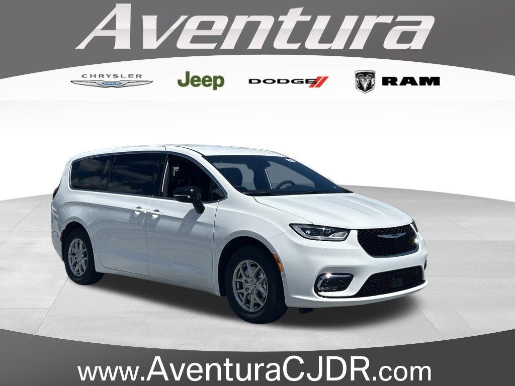 new 2025 Chrysler Pacifica car, priced at $42,425