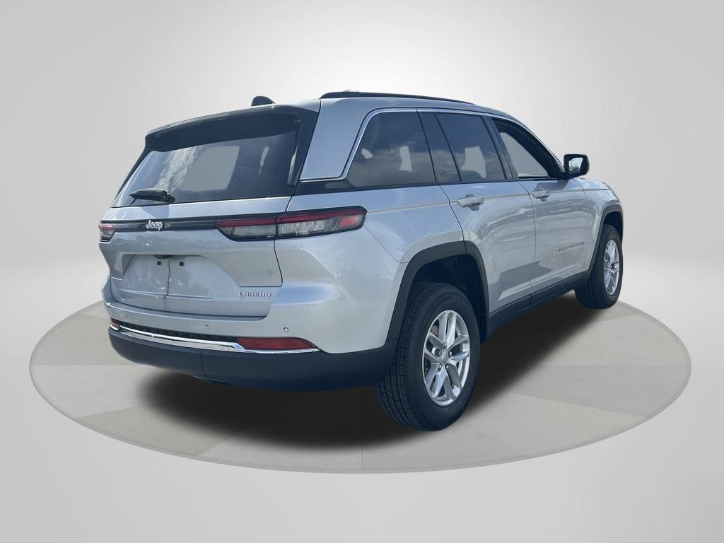 new 2025 Jeep Grand Cherokee car, priced at $32,756