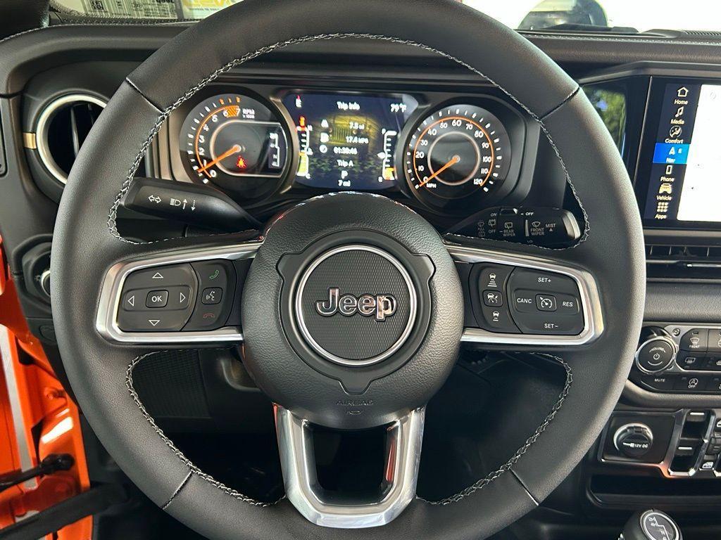 new 2025 Jeep Wrangler car, priced at $46,590
