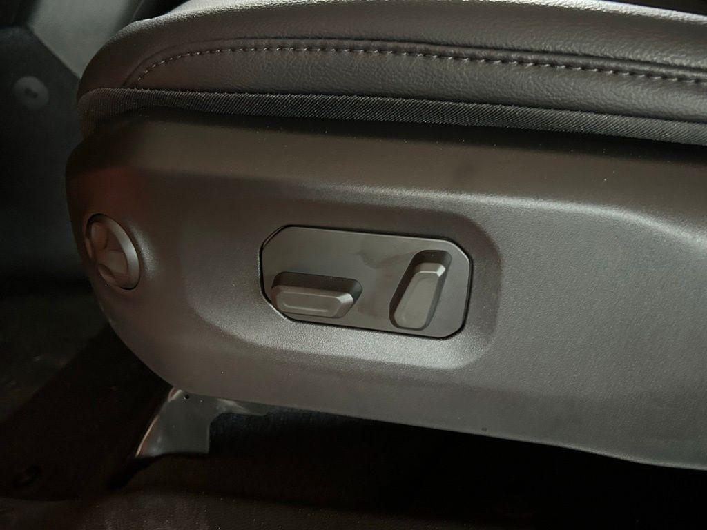 new 2025 Jeep Wrangler car, priced at $46,590