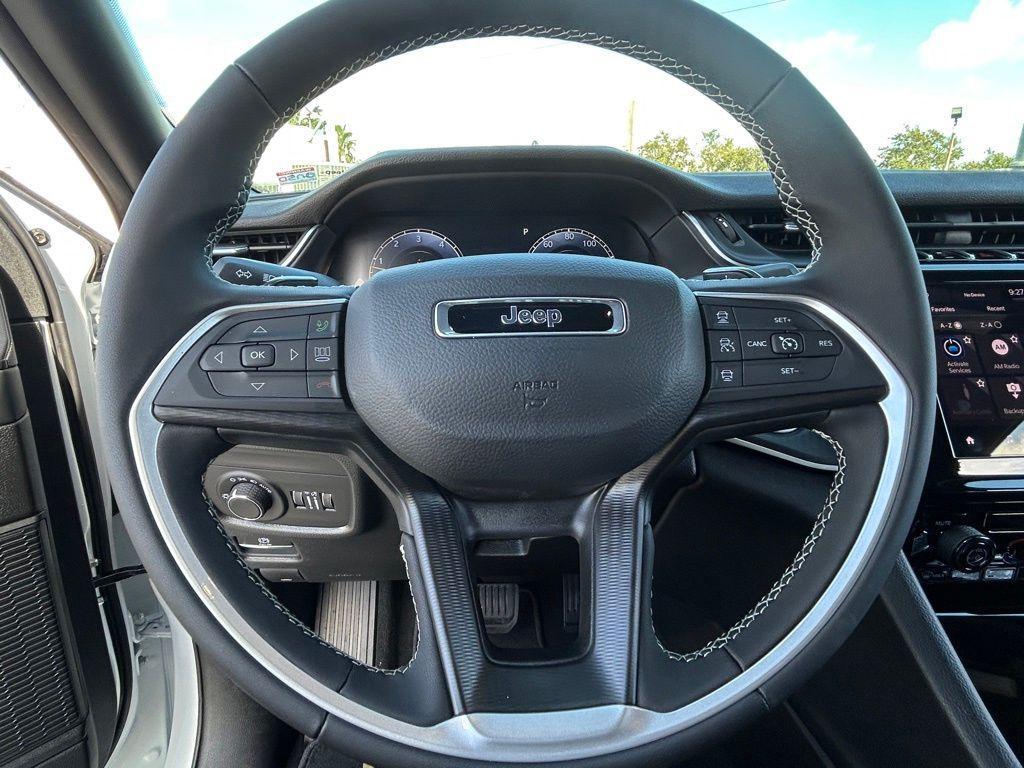 new 2025 Jeep Grand Cherokee car, priced at $30,263