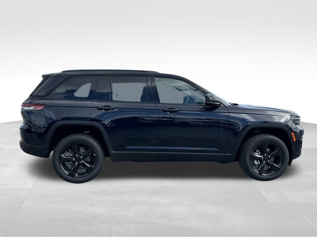 new 2025 Jeep Grand Cherokee car, priced at $38,559