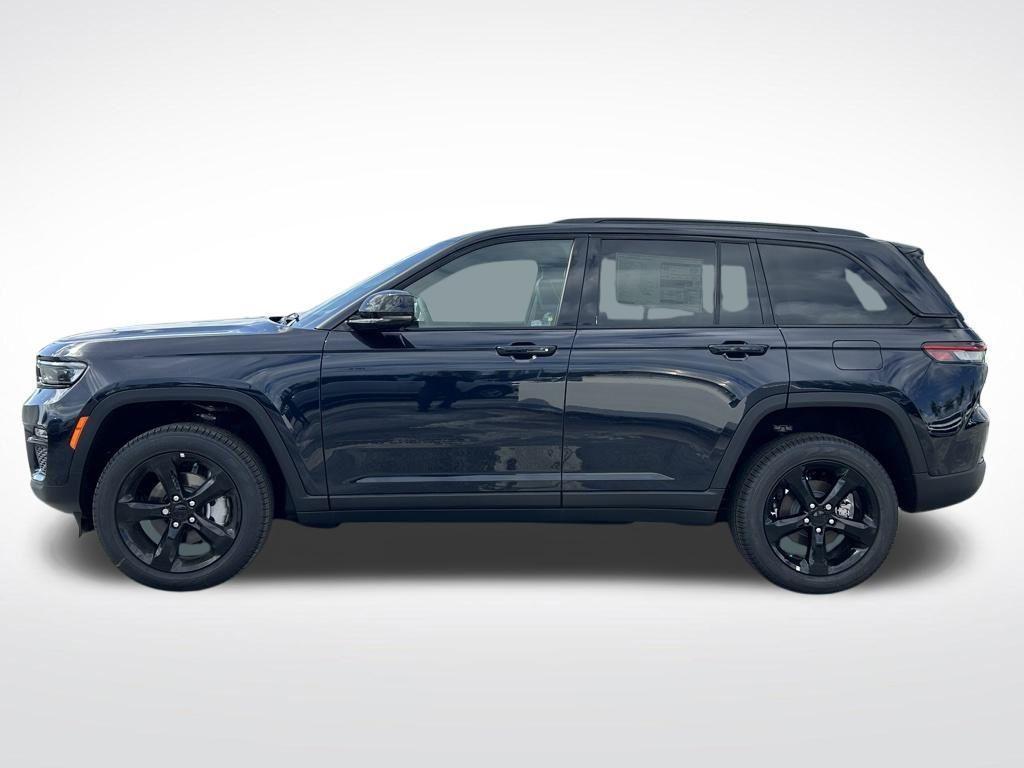 new 2025 Jeep Grand Cherokee car, priced at $39,826