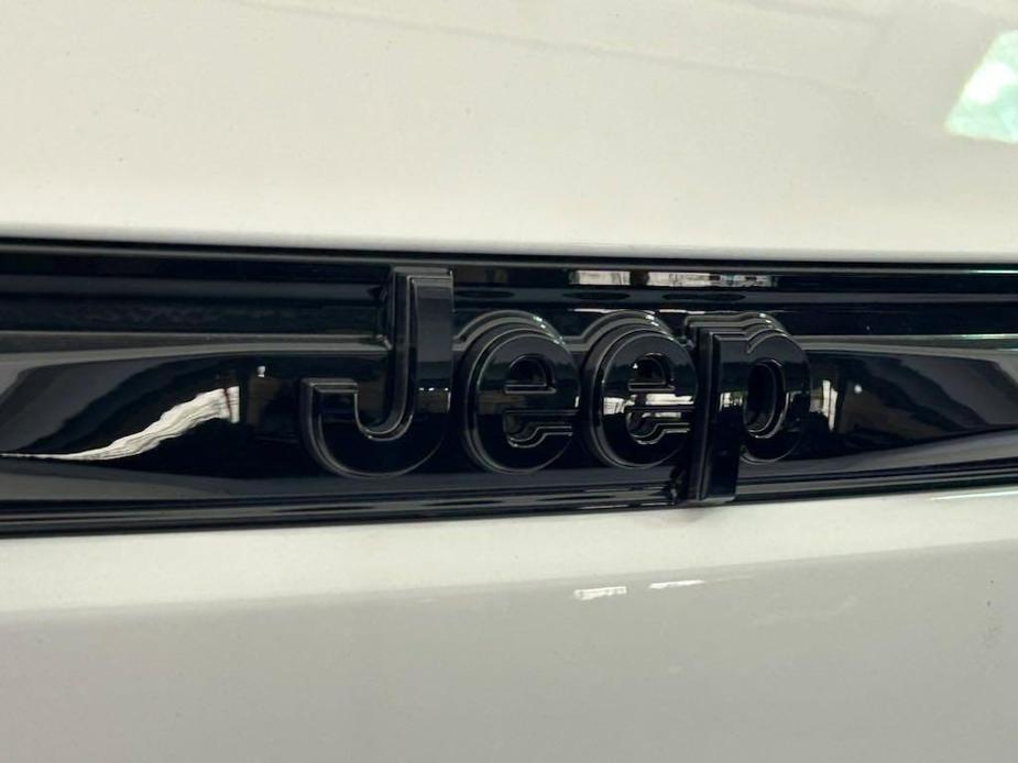 new 2024 Jeep Grand Cherokee car, priced at $35,010