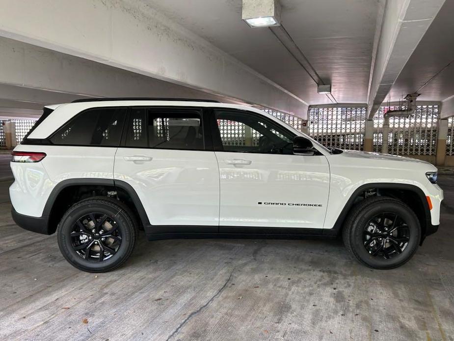 new 2024 Jeep Grand Cherokee car, priced at $35,010