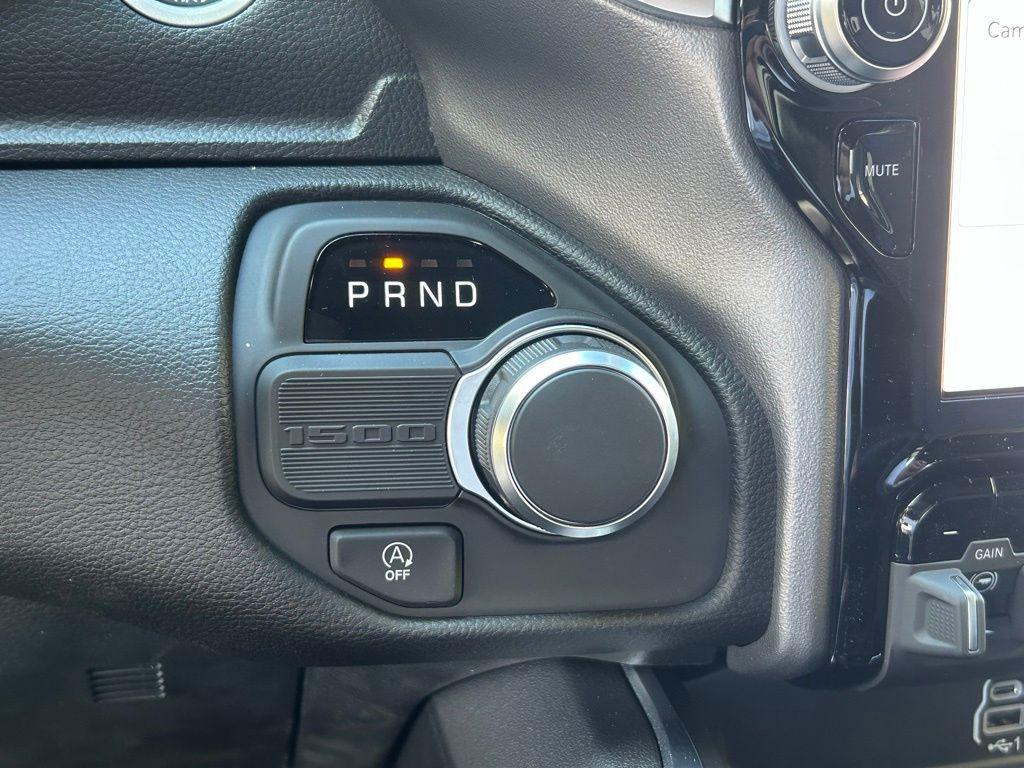 new 2025 Ram 1500 car, priced at $42,977