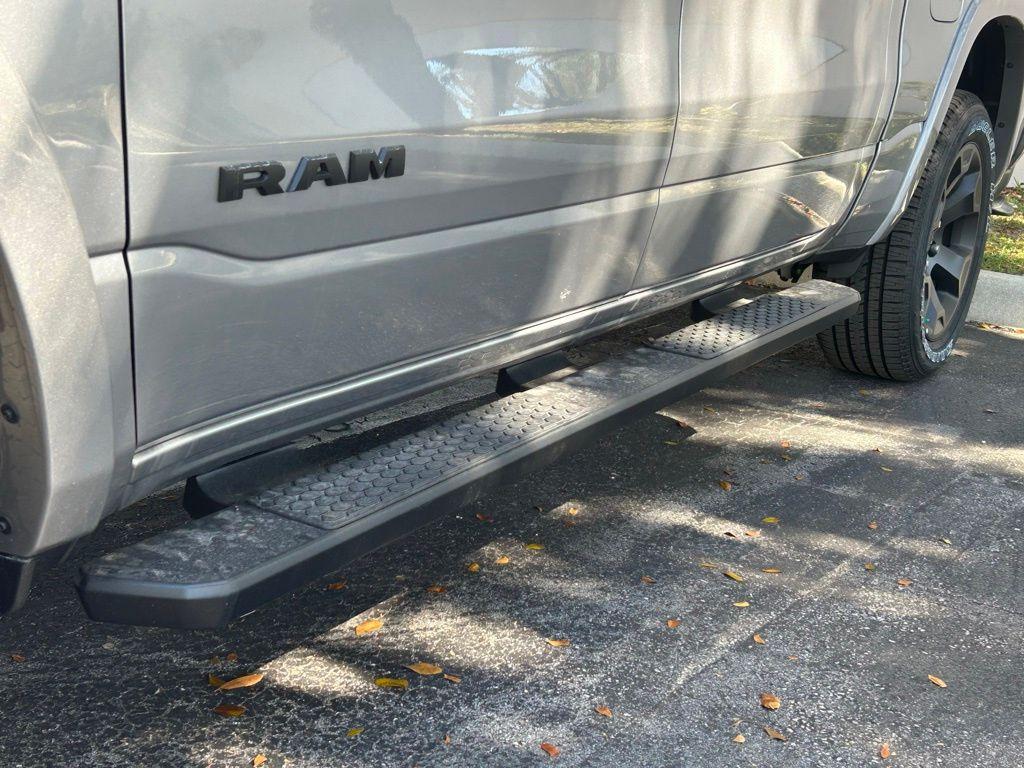 new 2025 Ram 1500 car, priced at $42,977