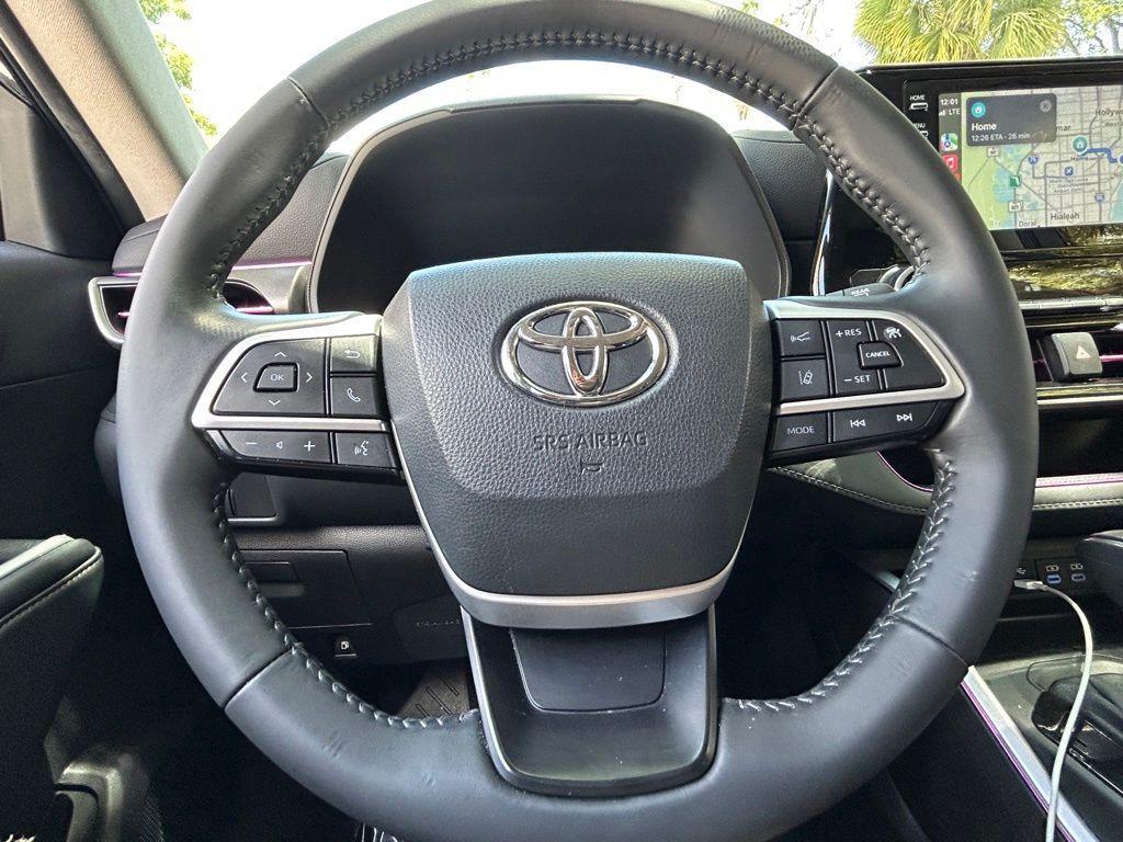 used 2022 Toyota Highlander car, priced at $26,576