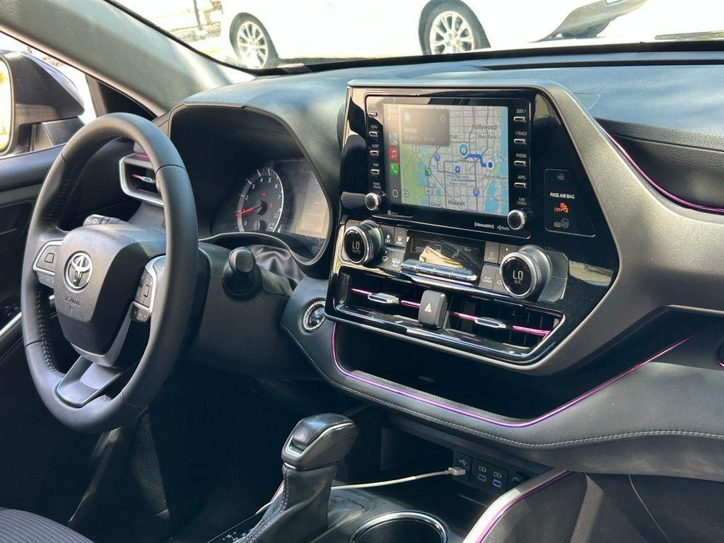 used 2022 Toyota Highlander car, priced at $26,576