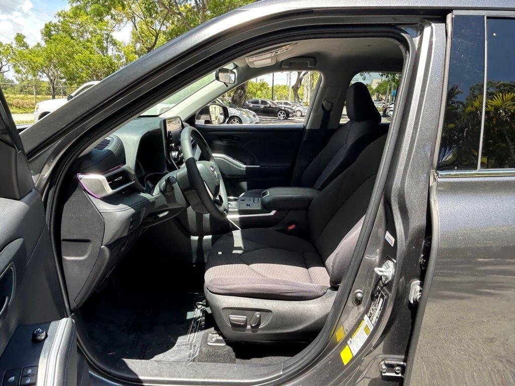 used 2022 Toyota Highlander car, priced at $26,576