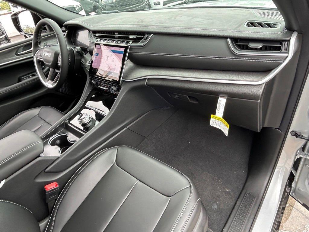 new 2025 Jeep Grand Cherokee L car, priced at $40,134