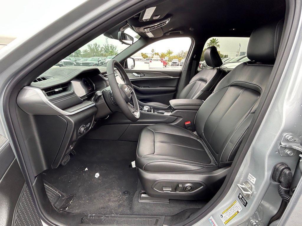 new 2025 Jeep Grand Cherokee L car, priced at $40,134