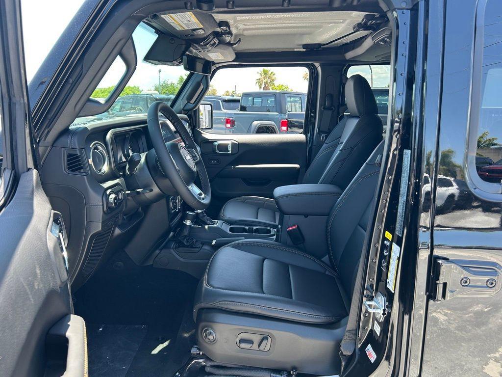 new 2025 Jeep Wrangler car, priced at $47,186