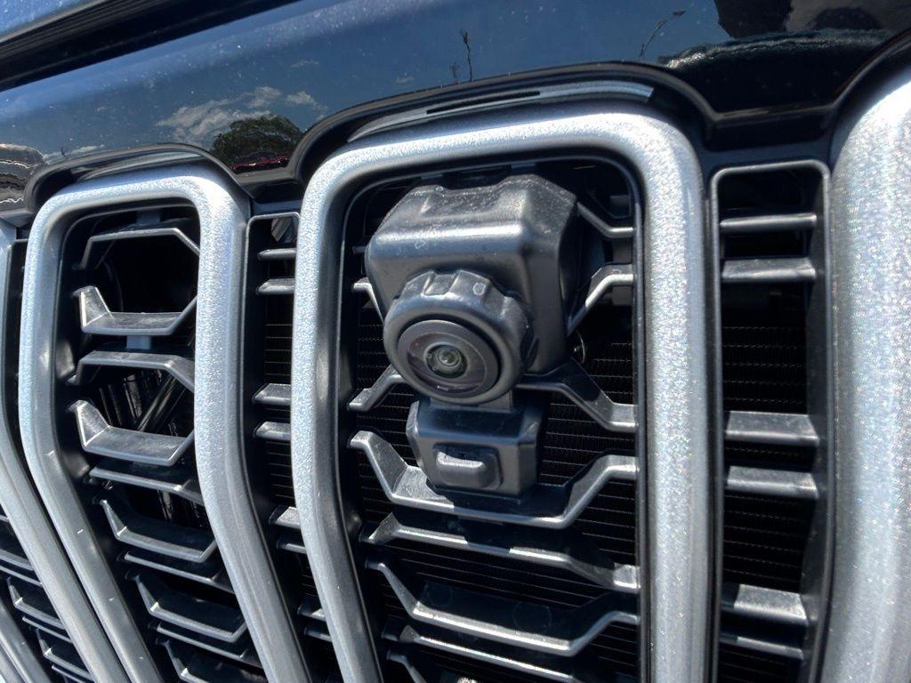 new 2025 Jeep Wrangler car, priced at $47,186