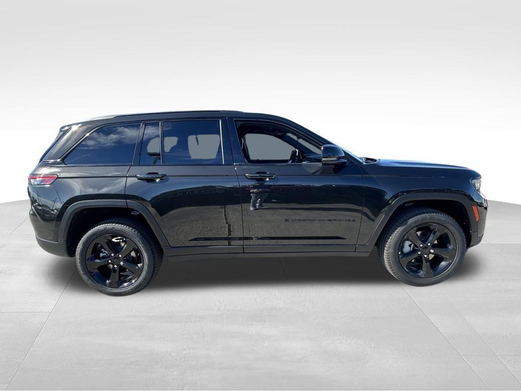 new 2025 Jeep Grand Cherokee car, priced at $37,326