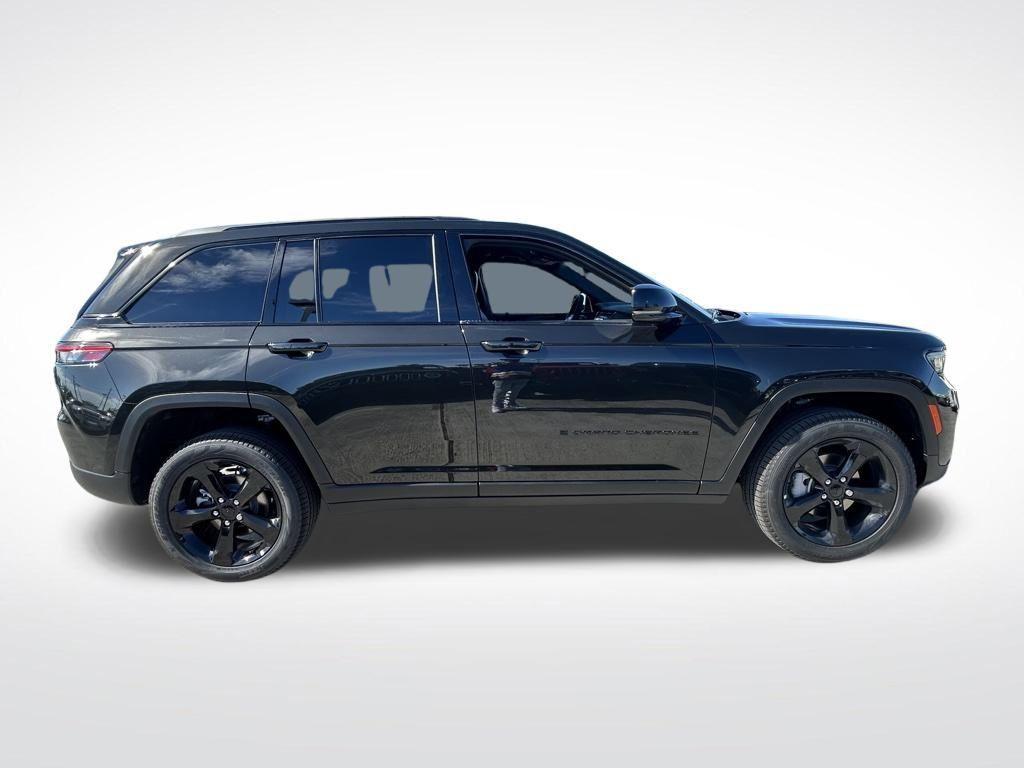 new 2025 Jeep Grand Cherokee car, priced at $39,826