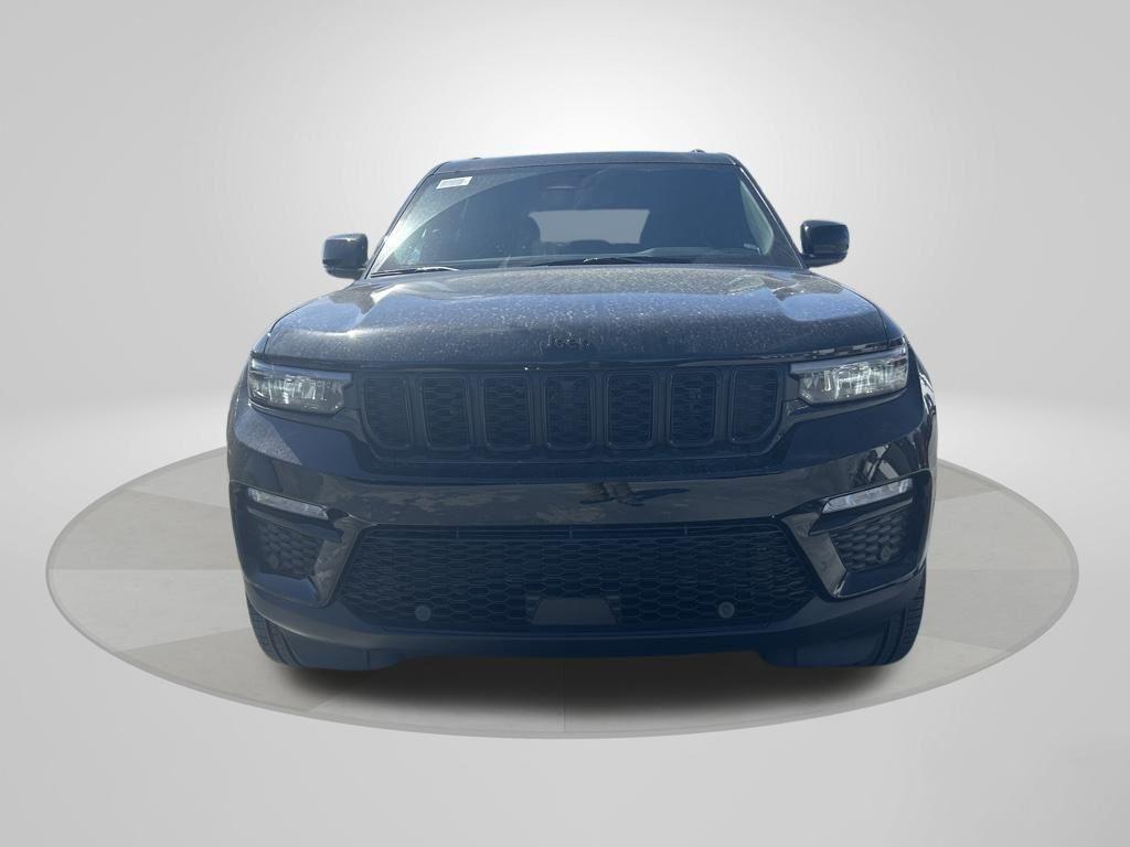 new 2025 Jeep Grand Cherokee car, priced at $47,000