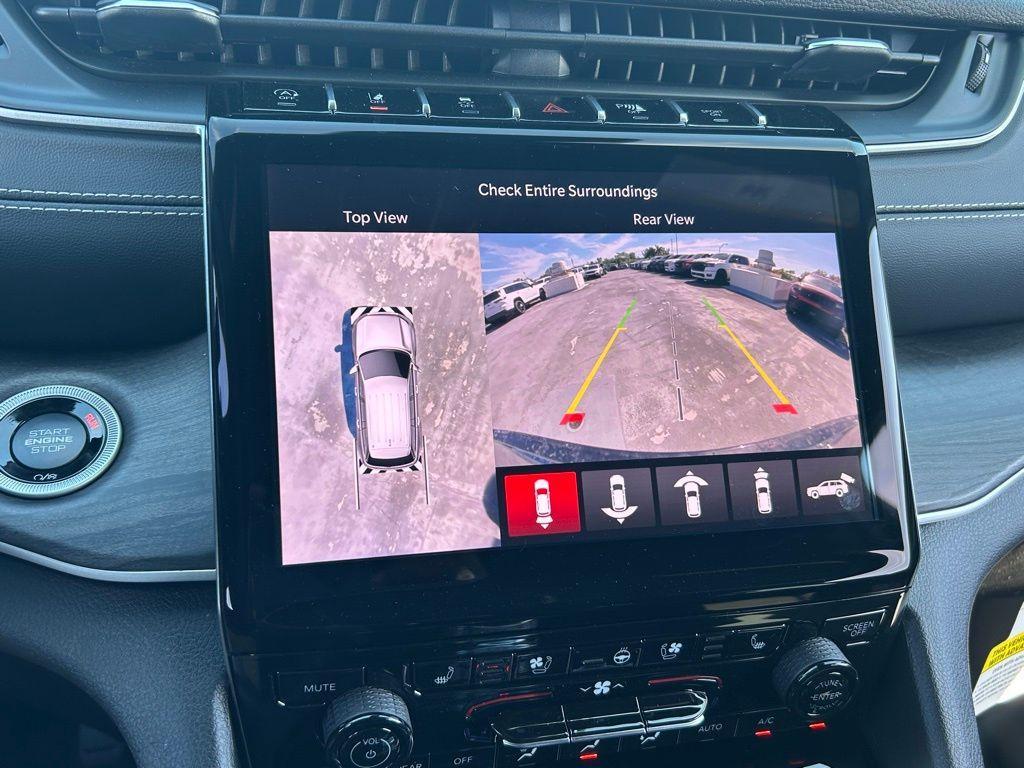 new 2025 Jeep Grand Cherokee car, priced at $44,500