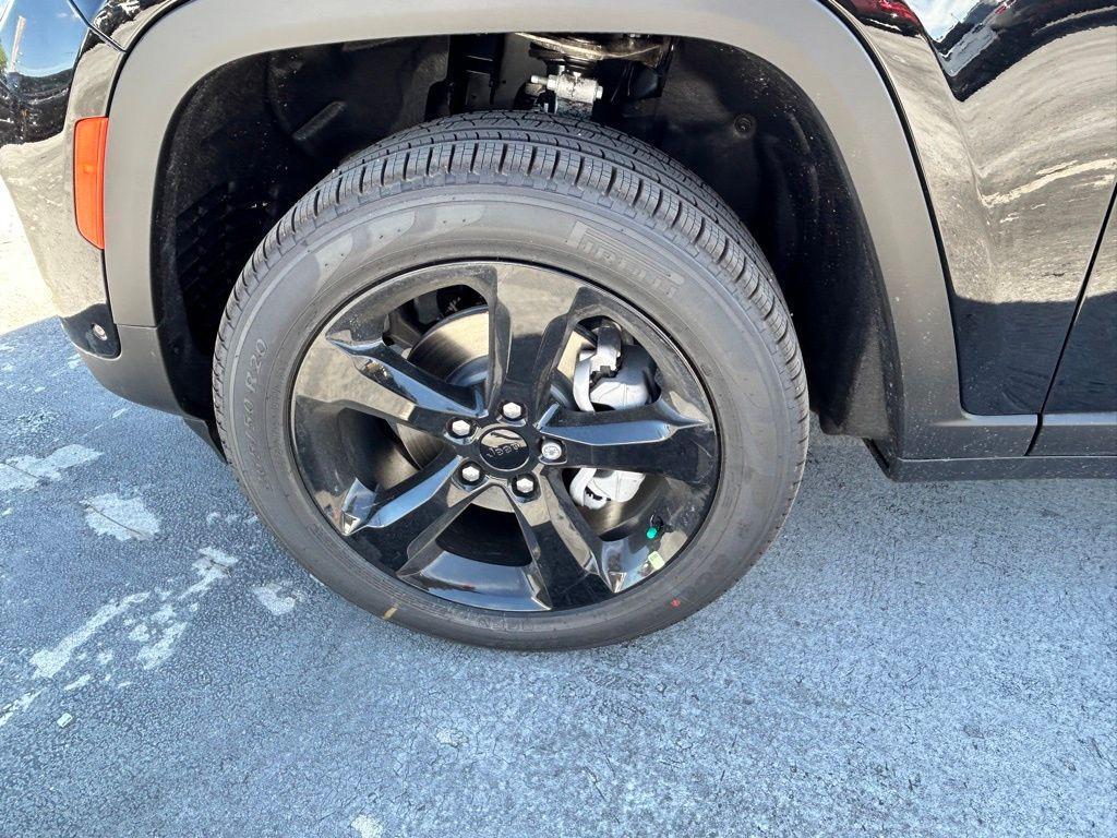 new 2025 Jeep Grand Cherokee car, priced at $44,500