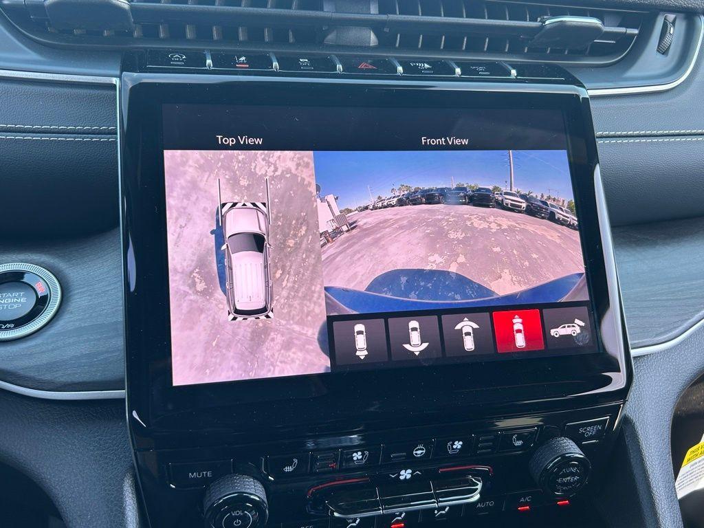 new 2025 Jeep Grand Cherokee car, priced at $44,500