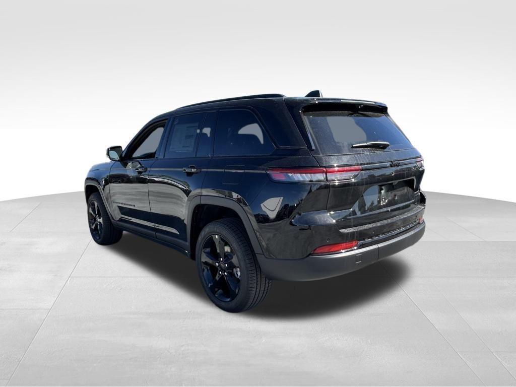 new 2025 Jeep Grand Cherokee car, priced at $44,500