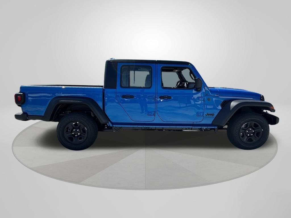 new 2025 Jeep Gladiator car, priced at $40,677