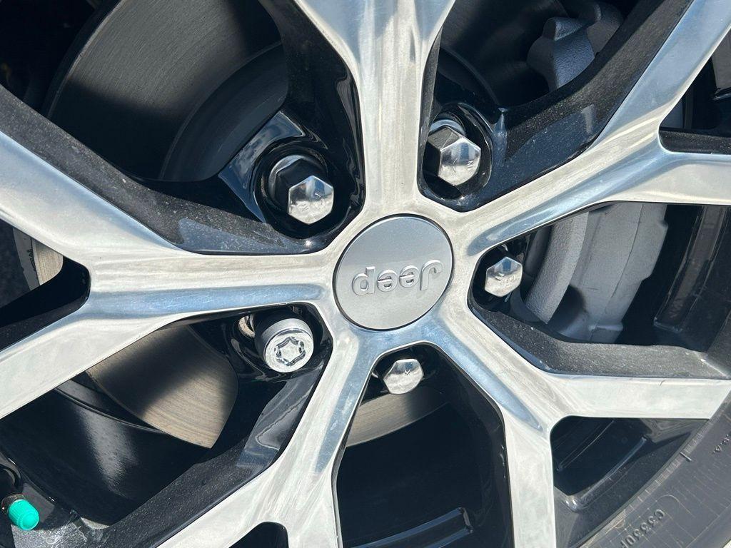 new 2025 Jeep Grand Cherokee car, priced at $32,381