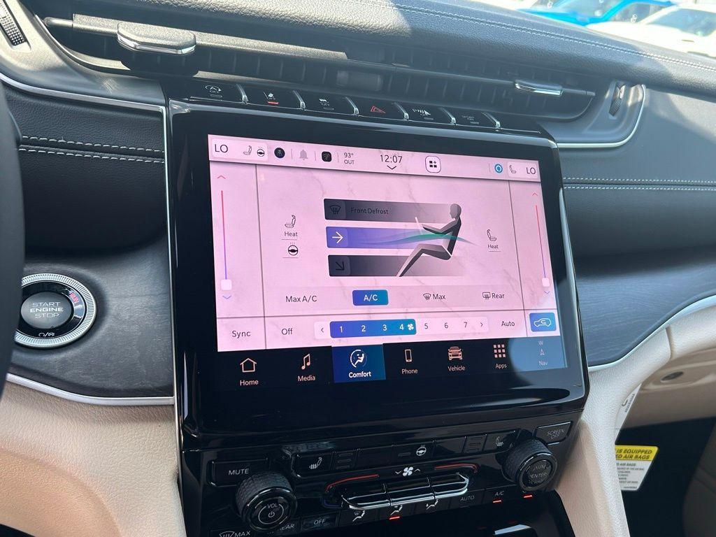 new 2025 Jeep Grand Cherokee car, priced at $32,381