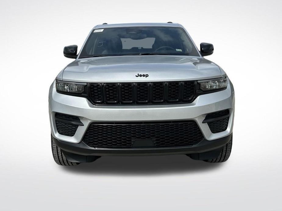 new 2024 Jeep Grand Cherokee car, priced at $37,914