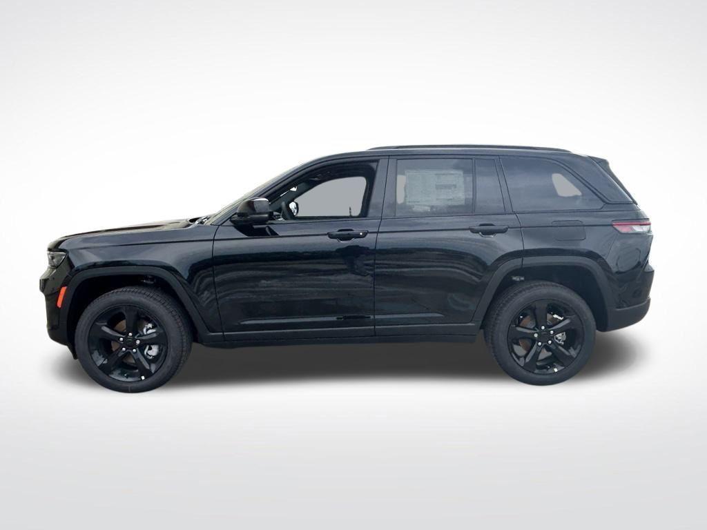 new 2025 Jeep Grand Cherokee car, priced at $42,034