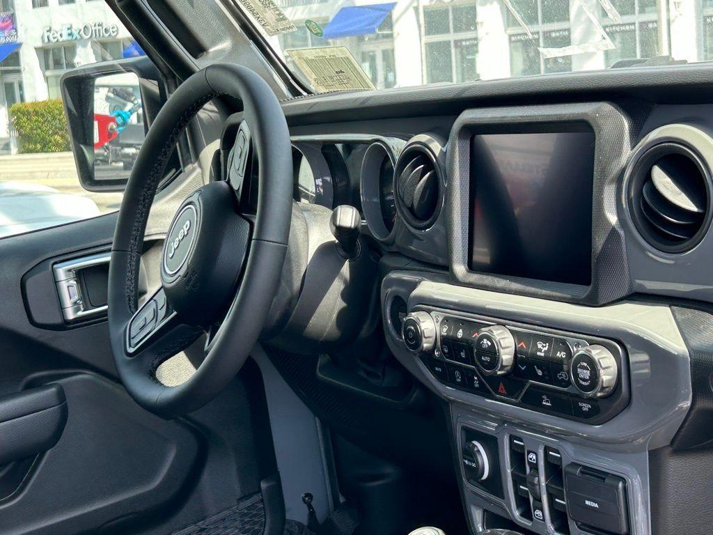 new 2023 Jeep Gladiator car, priced at $61,399