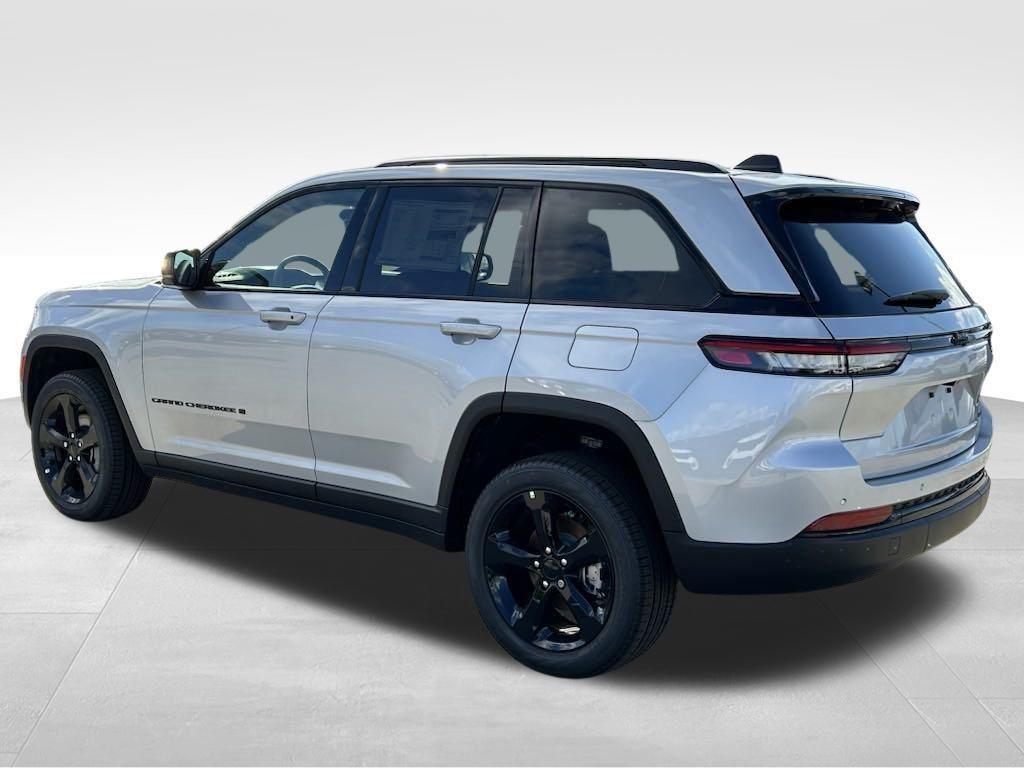 new 2024 Jeep Grand Cherokee car, priced at $36,996