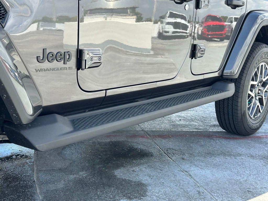 new 2025 Jeep Wrangler car, priced at $48,579
