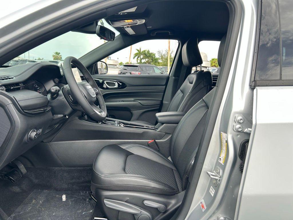 new 2025 Jeep Compass car, priced at $25,878