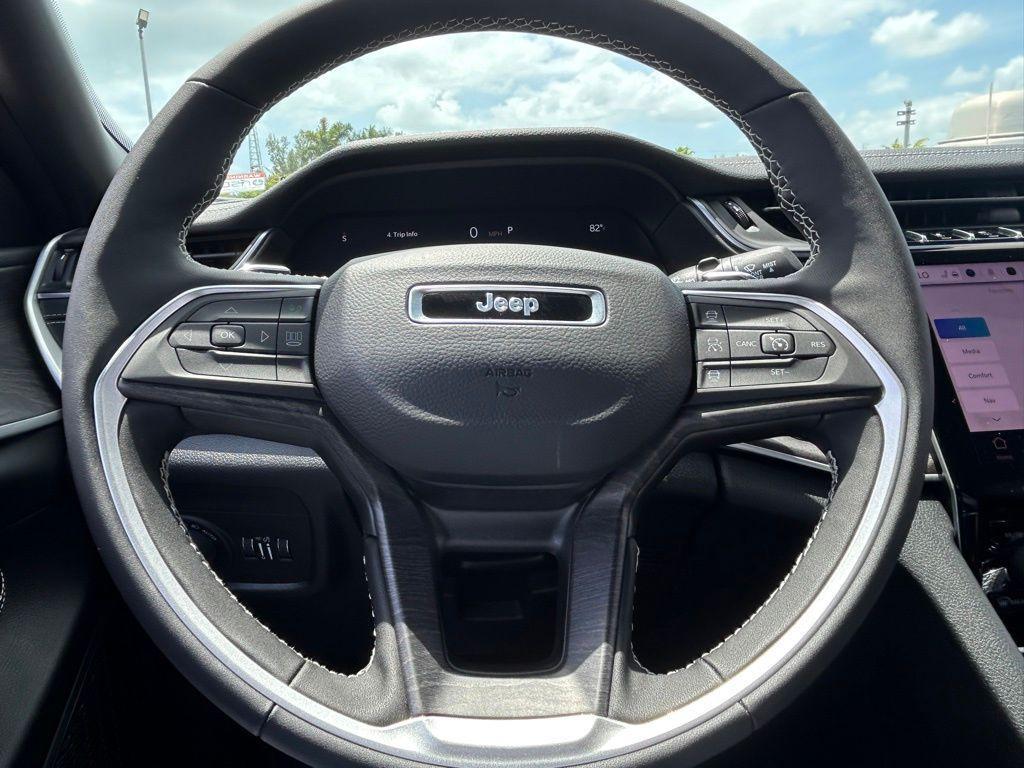 new 2025 Jeep Grand Cherokee L car, priced at $39,456